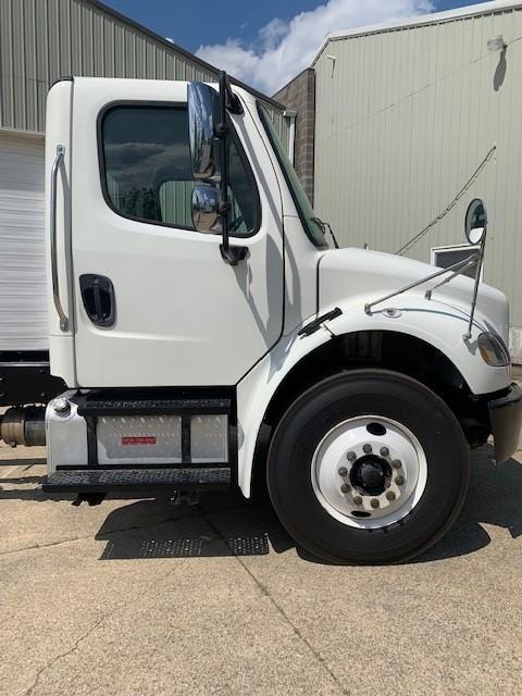 2016 Freightliner M2 S/A CAB & CHASSIS TRUCK