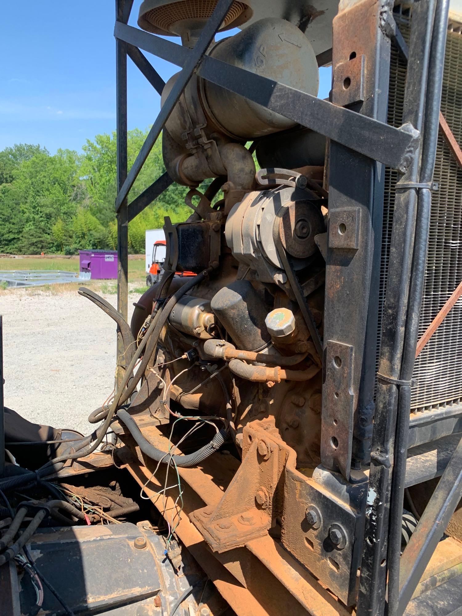 MACK MS300P 4000 GALLON MID LINER CAB OVER S/A WATER TRUCK