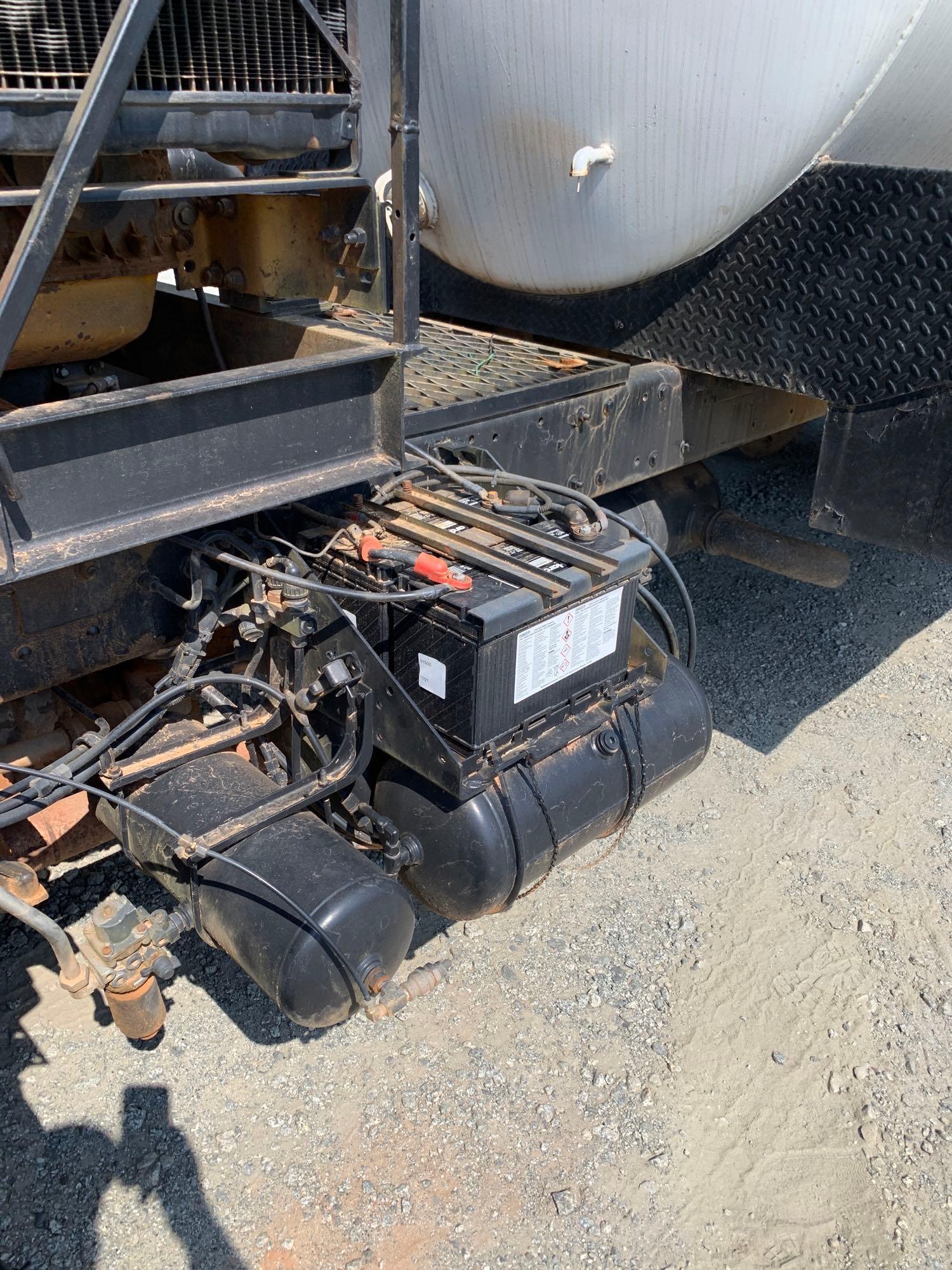 MACK MS300P 4000 GALLON MID LINER CAB OVER S/A WATER TRUCK