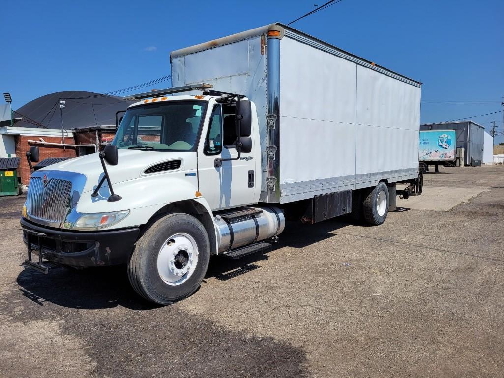 2012 International 4300 S/A BOX TRUCK