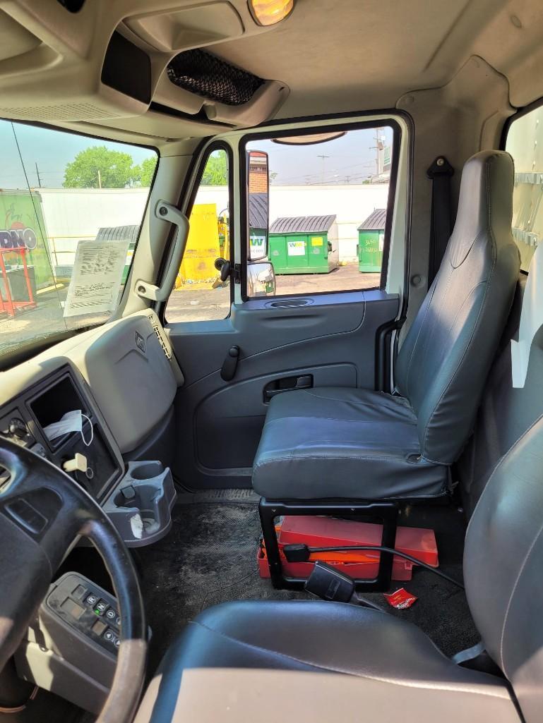 2012 International 4300 S/A BOX TRUCK