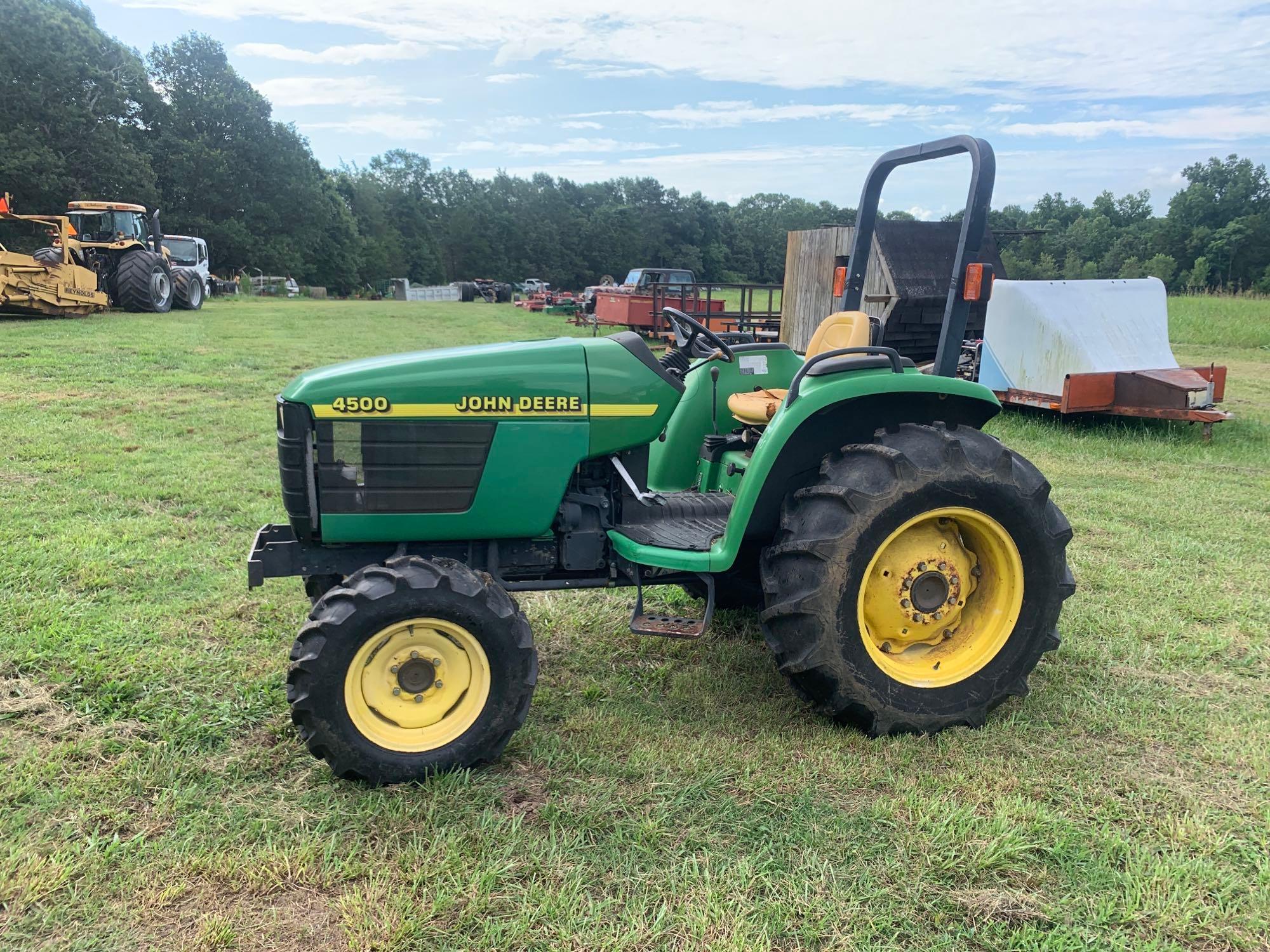 JOHN DEERE 4500 4WD TRACTOR