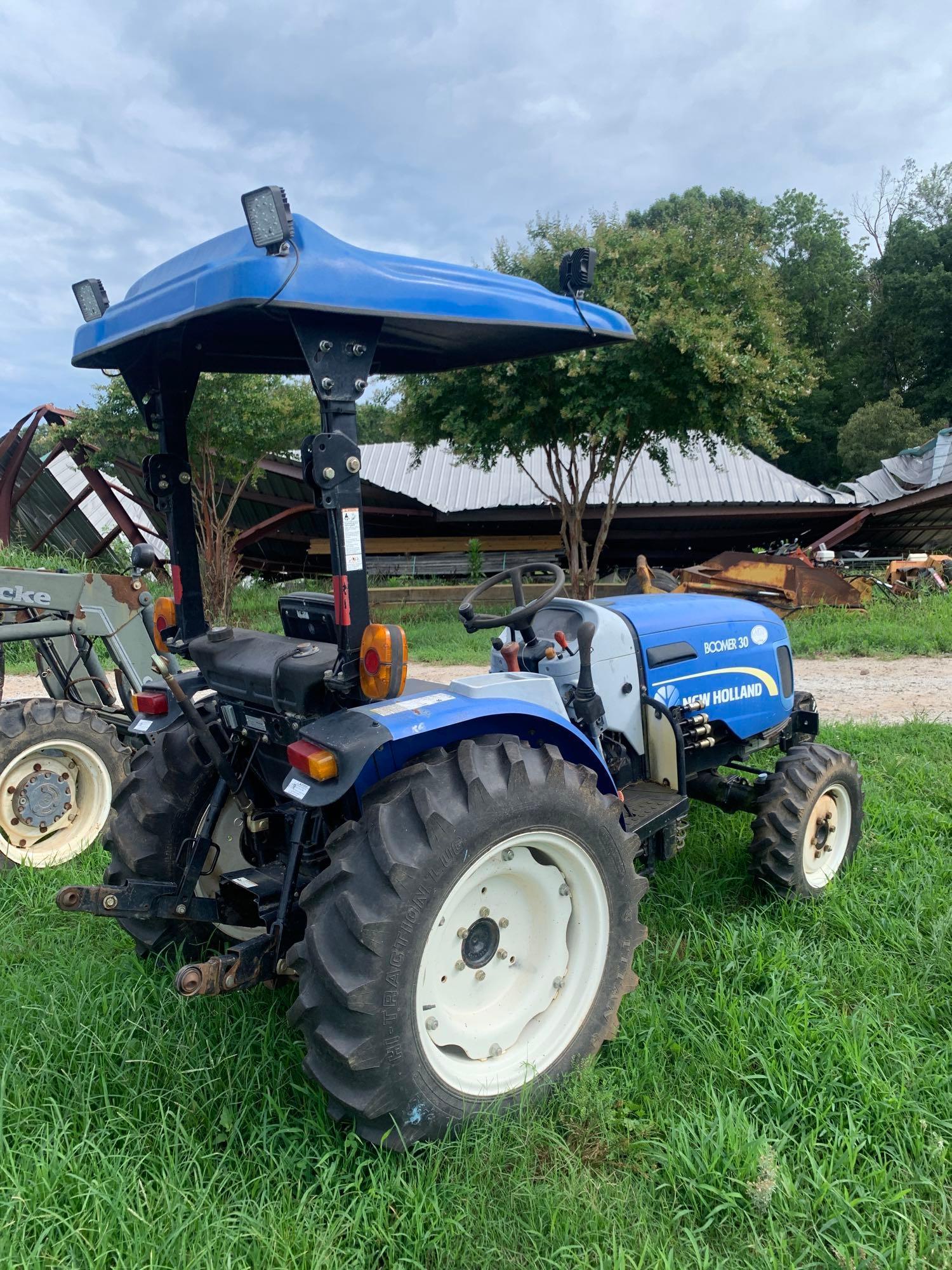 2011 NEW HOLLAND BOOMER 30 4WD TRACTOR