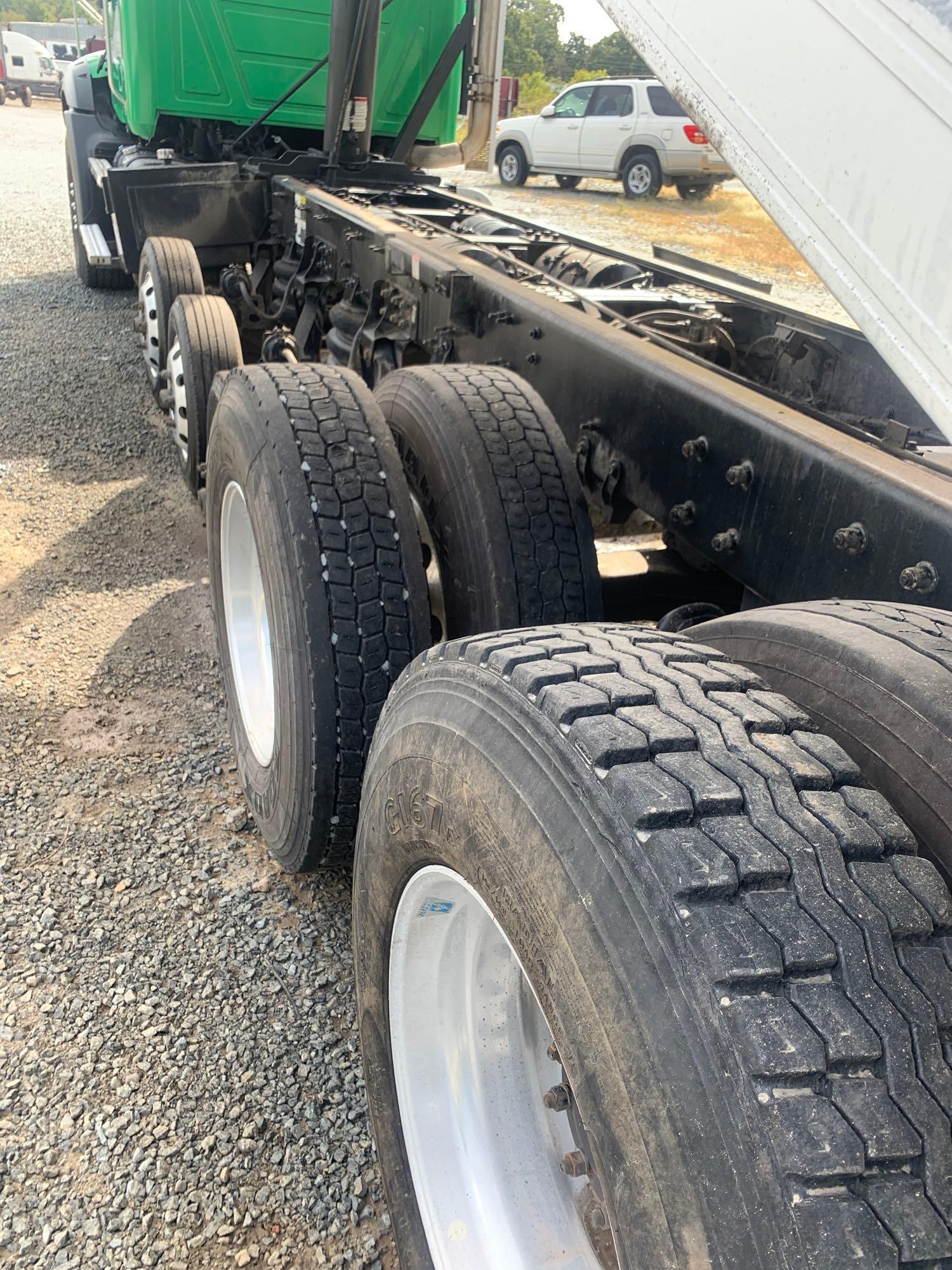 2014 MACK GRANITE GU813 QUINT/A DUMP TRUCK