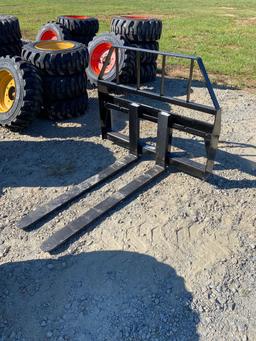 New Kivel 48IN 3500LB Pallet fork attachment