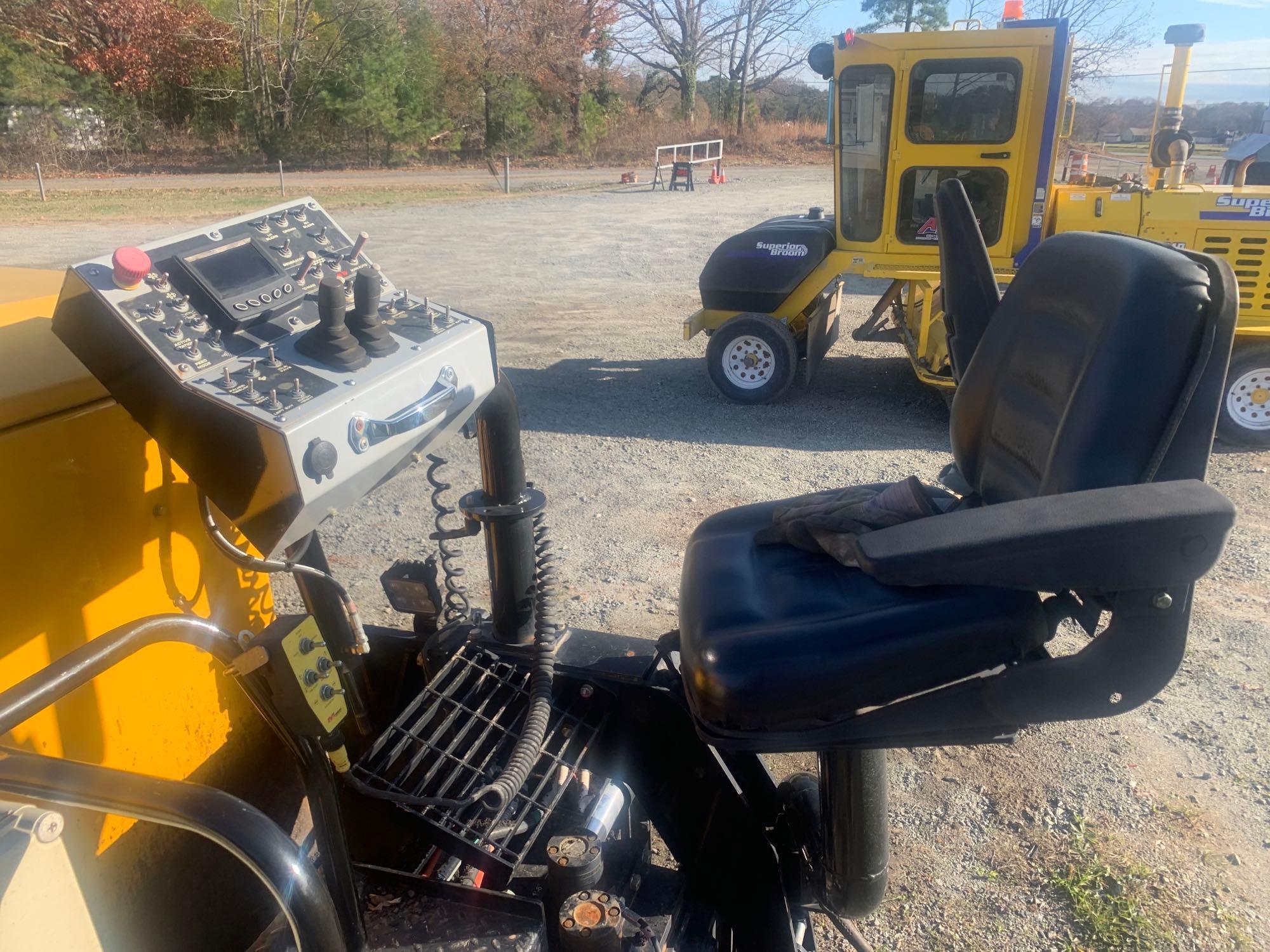 2019 MAULDIN 1860 CRAWLER ASPHALT PAVER **SELLING ABSOLUTE**