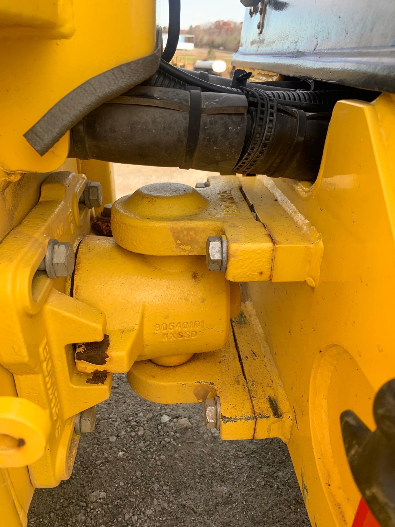 2017 BOMAG W900-4 TANDEN VIBRATORY ROLLER