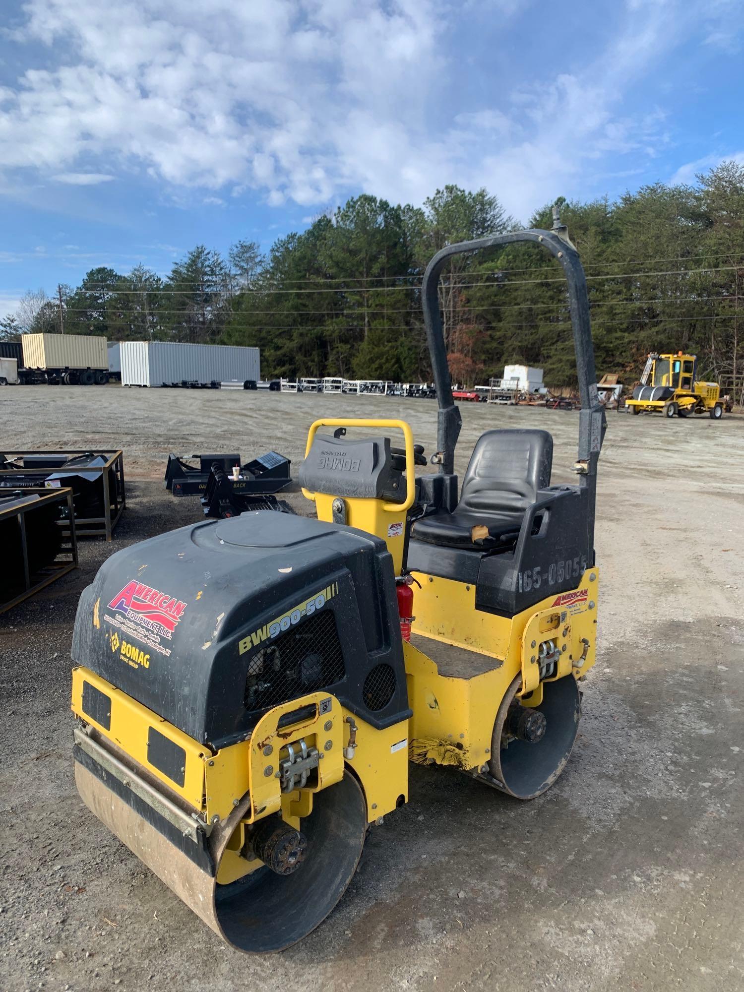 2017 BOMAG W900-4 TANDEN VIBRATORY ROLLER