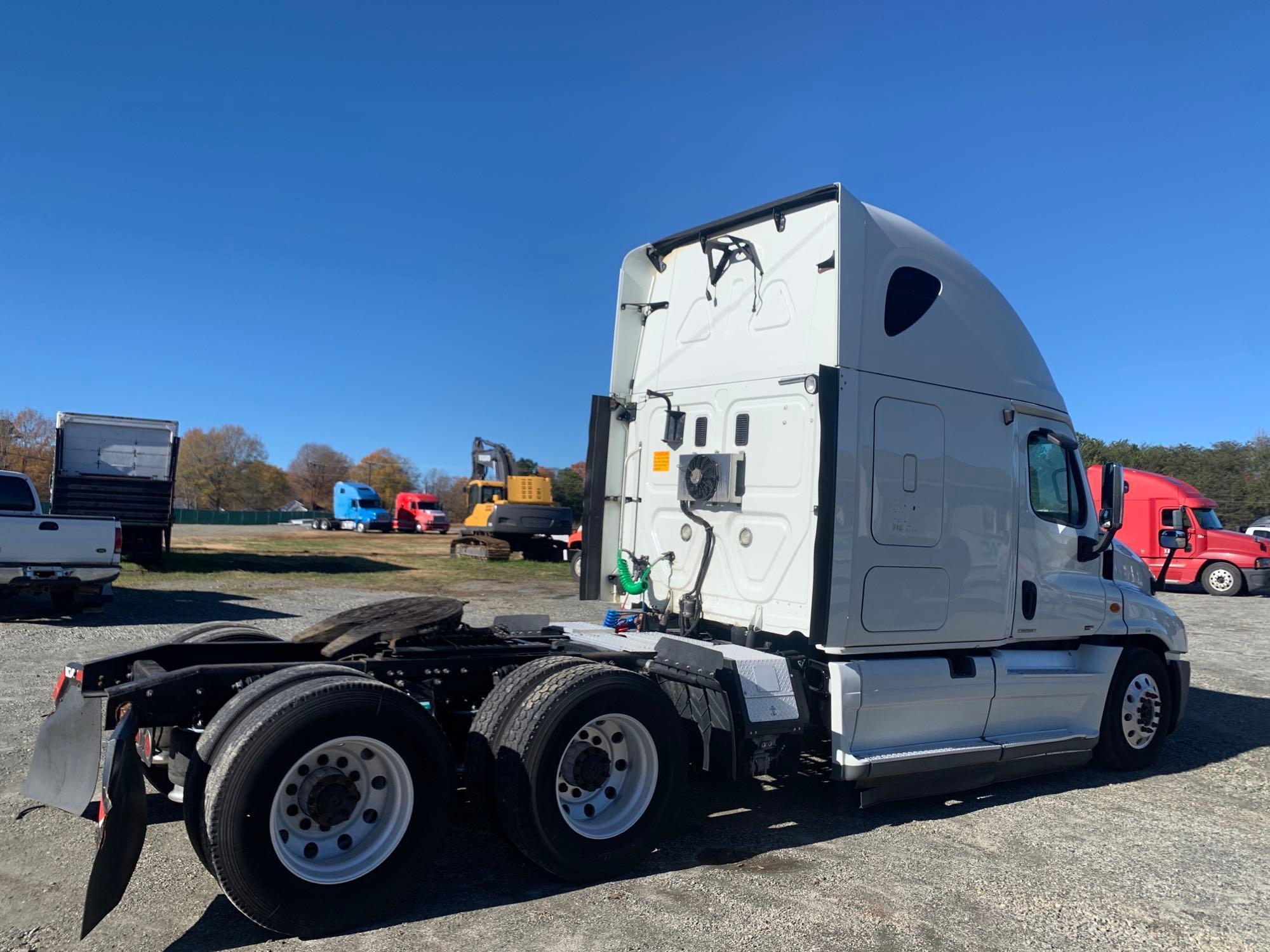 2011 FREIGHTLINER CASCADIA T/A SLEEPER TRUCK TRACTOR