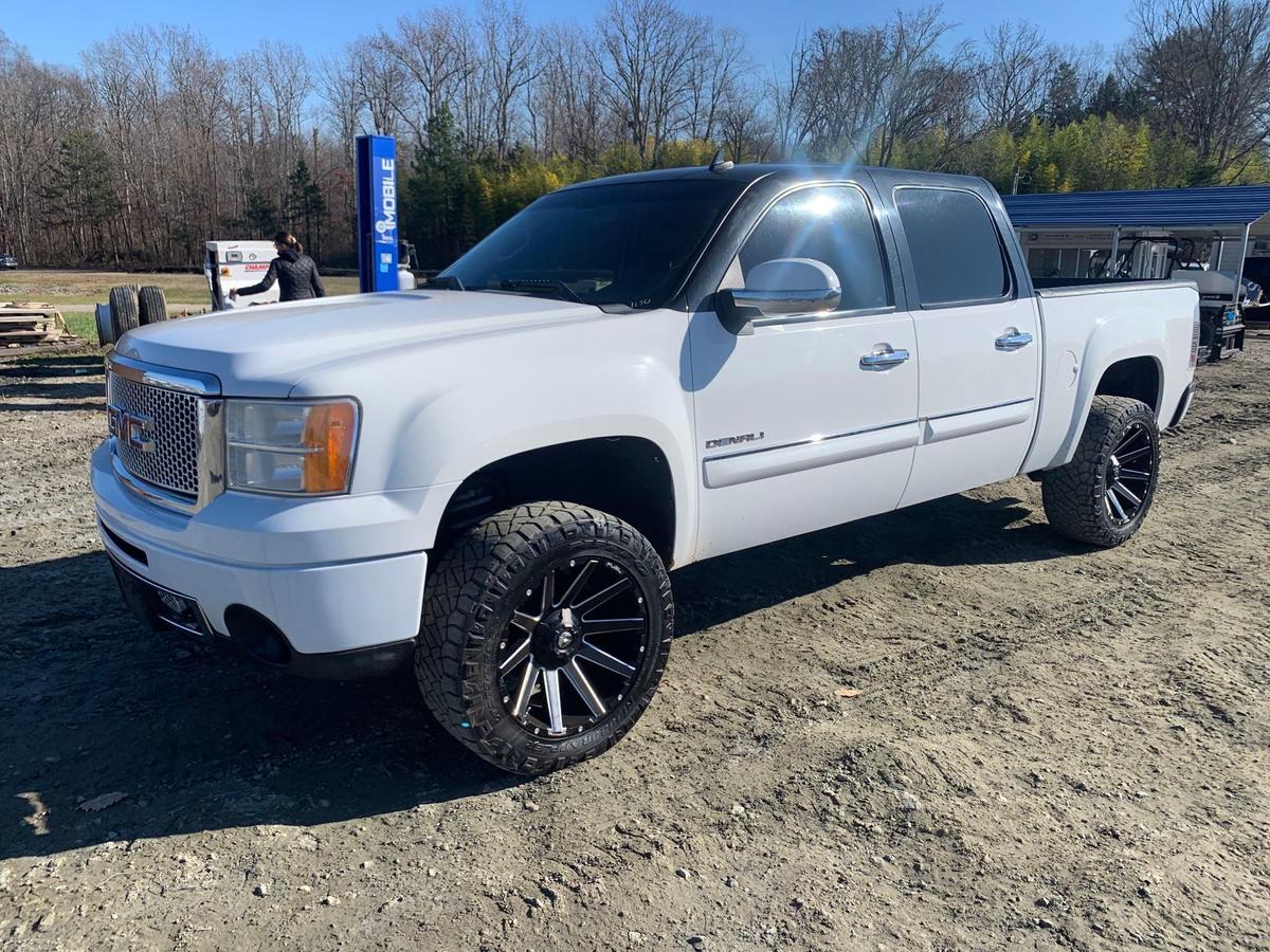 2011 GMC Sierra 1500 Denali AWD Truck