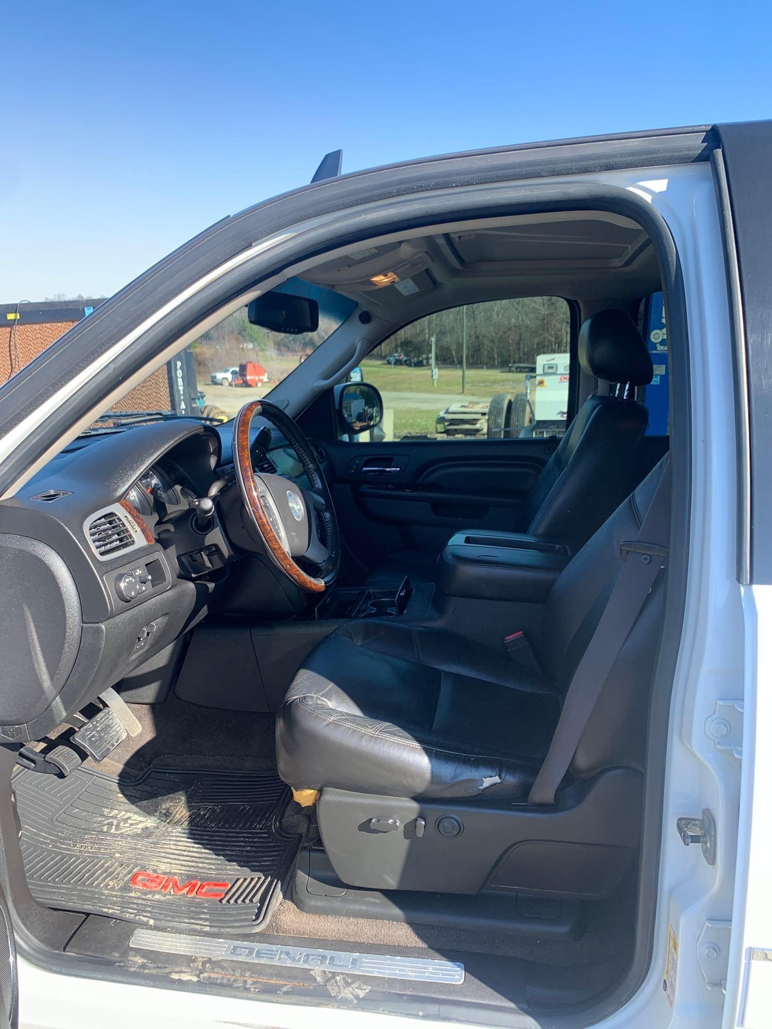 2011 GMC Sierra 1500 Denali AWD Truck