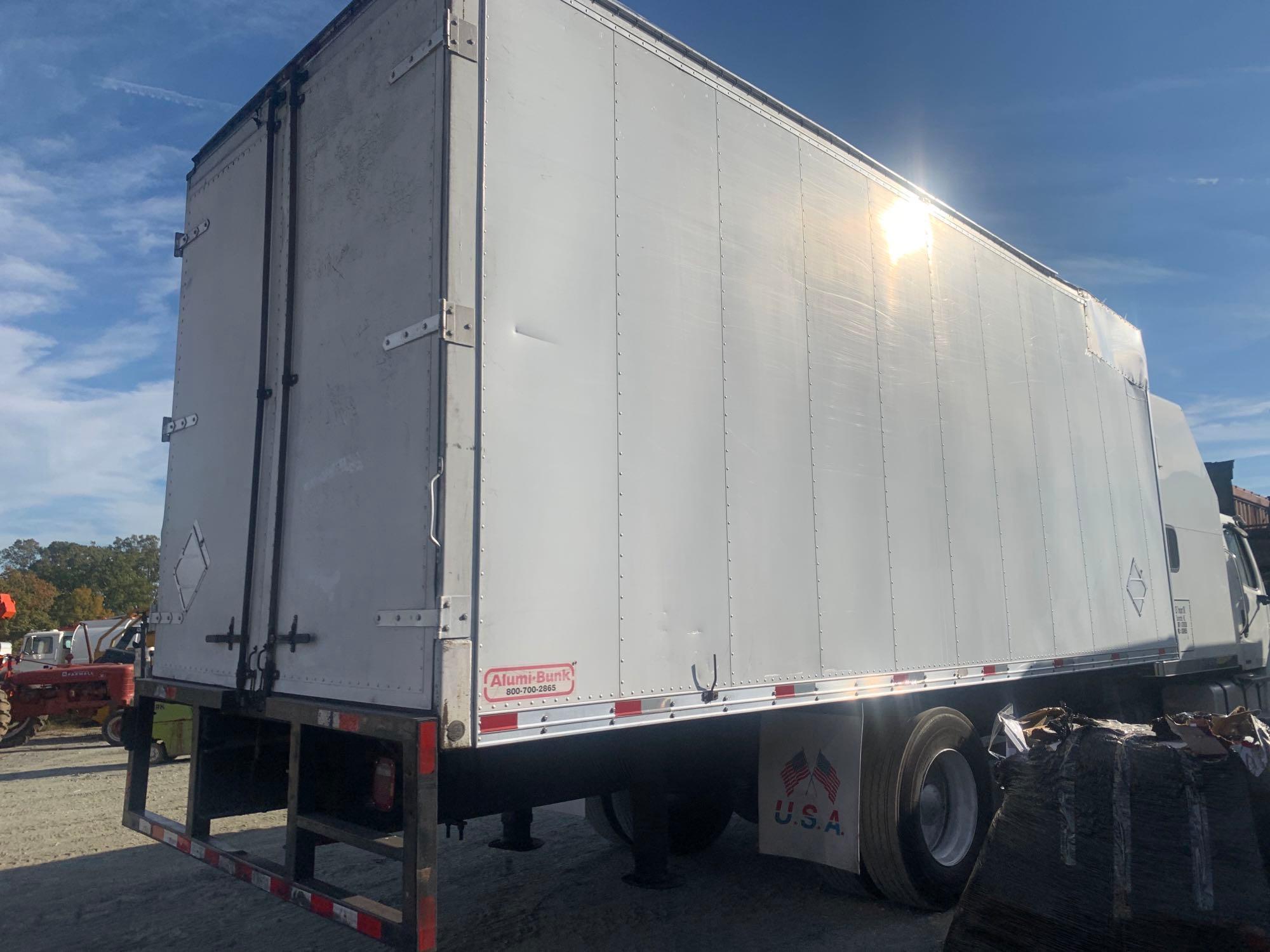 FREIGHTLINER M2 T/A SLEEPER 24FT BOX TRUCK