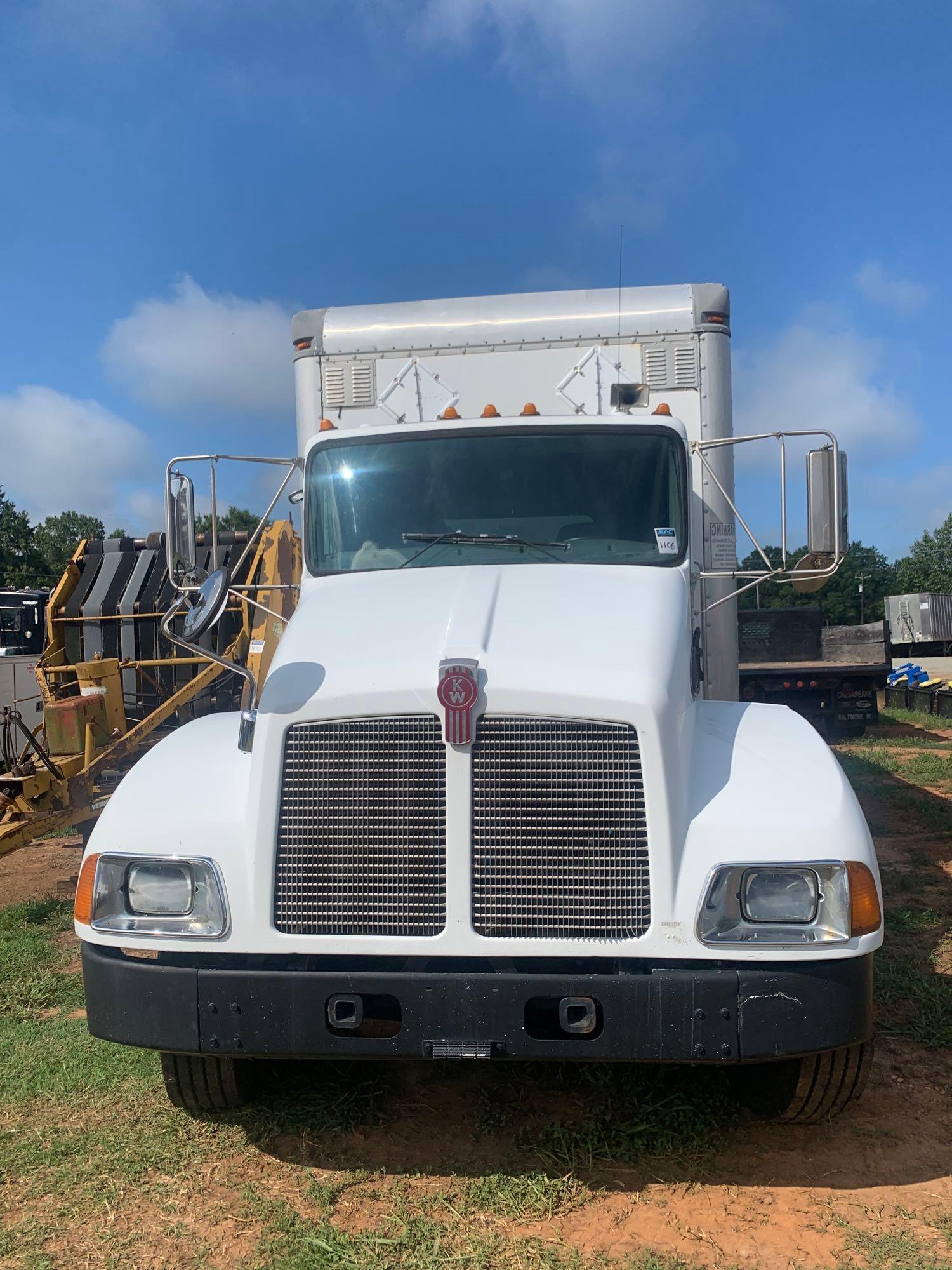 2004 KENWORTH T300 S/A BOX TRUCK WITH LIFTGATE