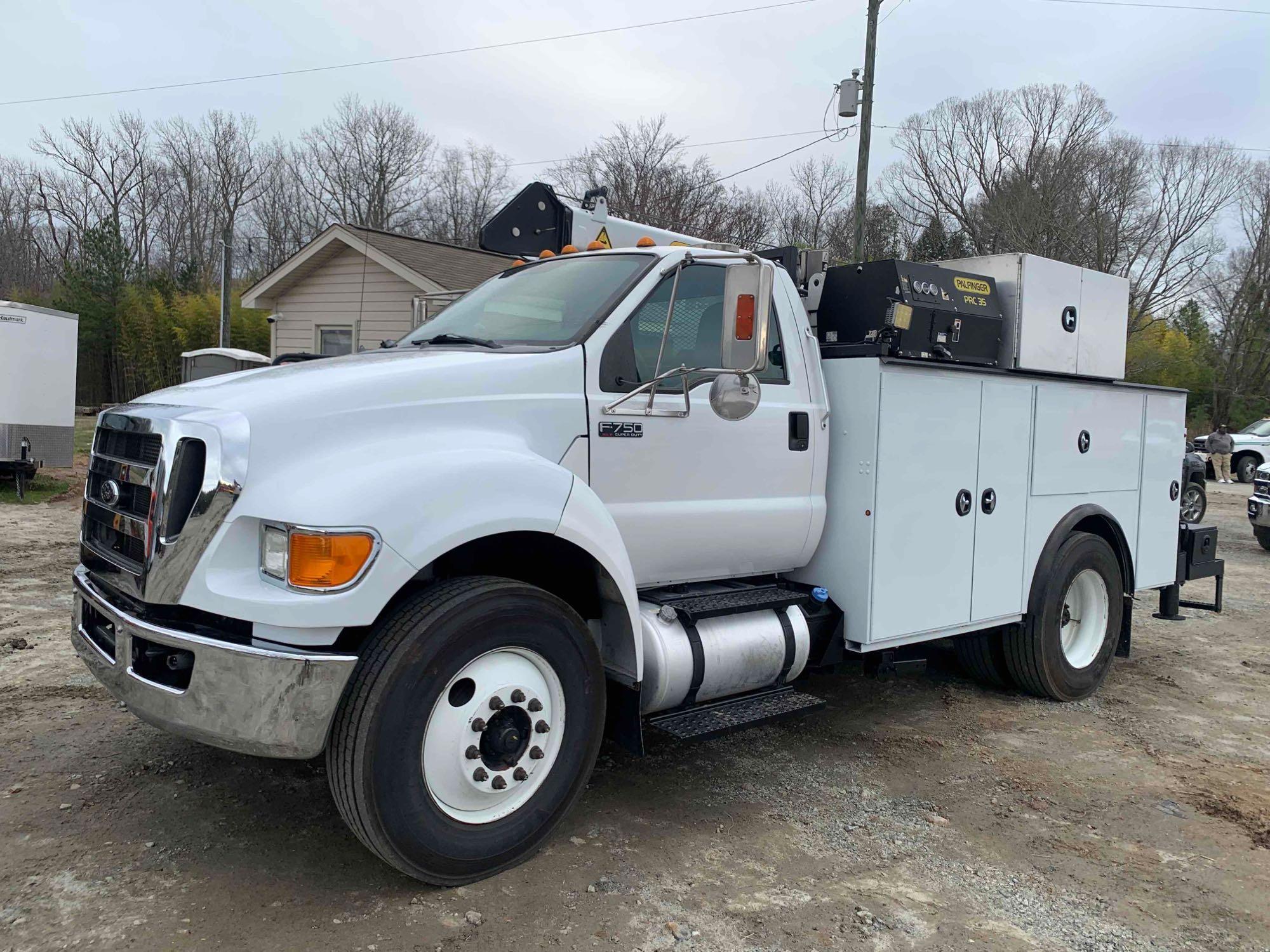 2015 FORD F-750 XLT S/A MECHANICS TRUCK