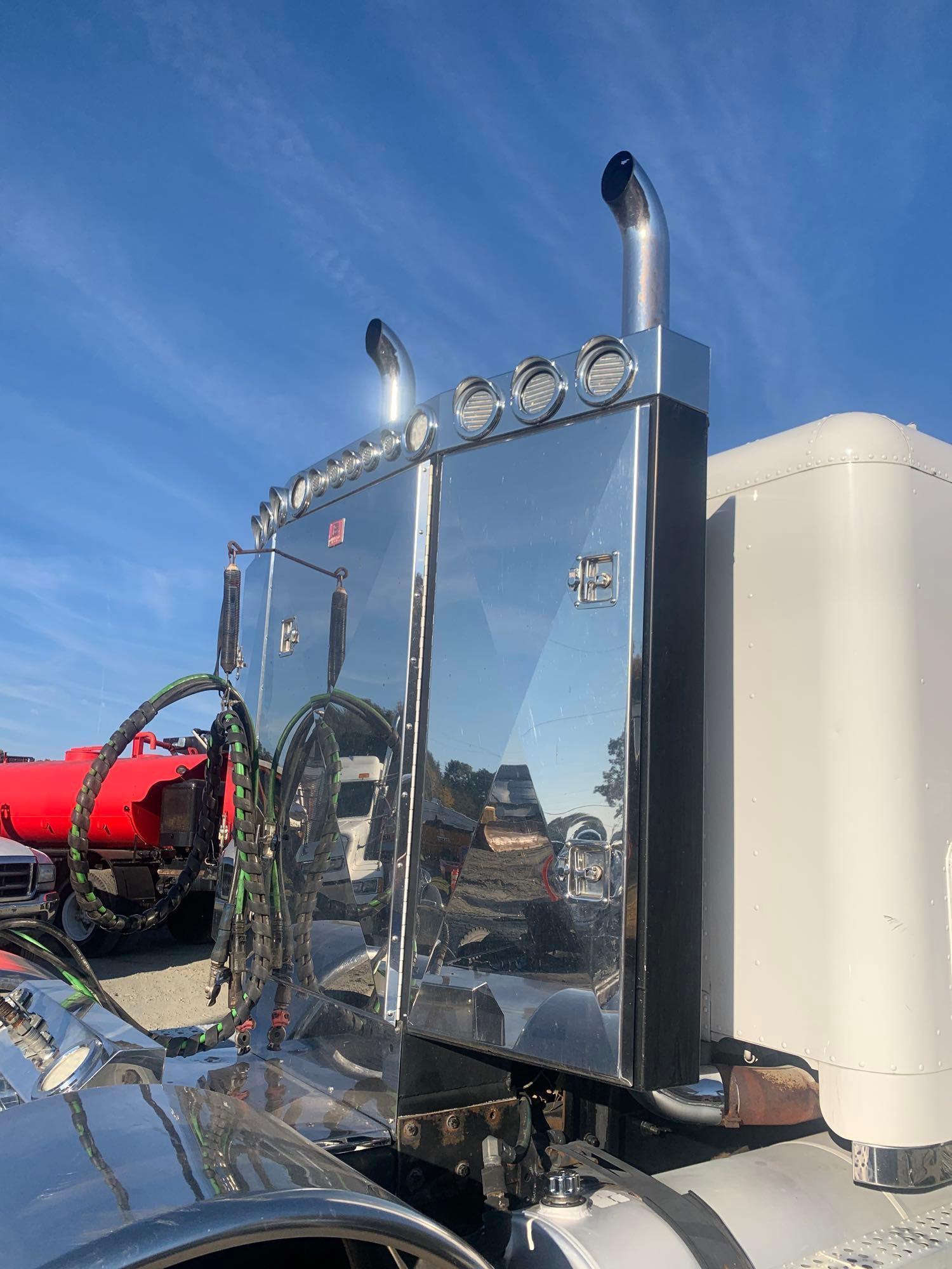 2006 FREIGHTLINER CLASSIC TRI/A HEAVY HAUL TRUCK TRACTOR