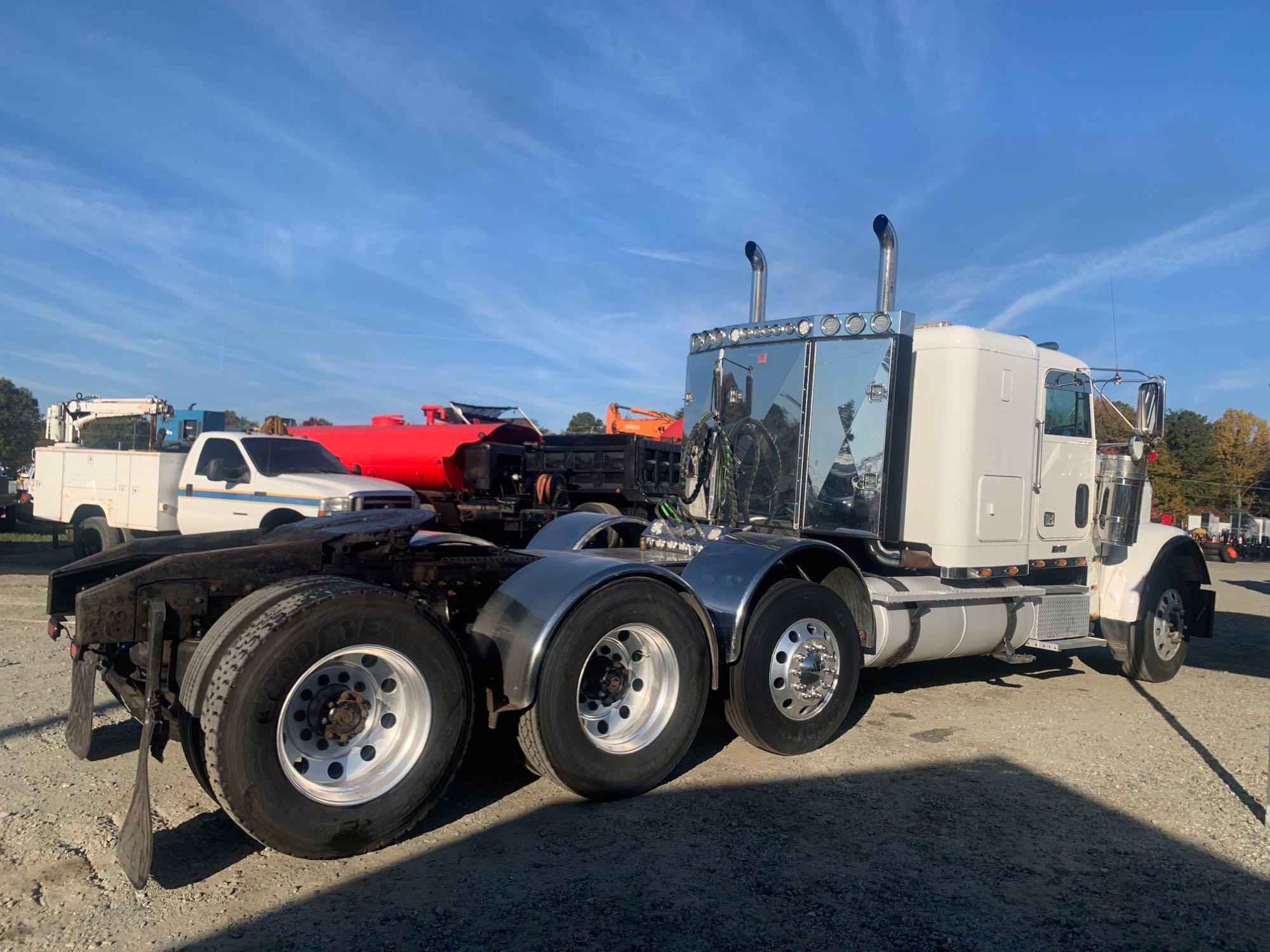 2006 FREIGHTLINER CLASSIC TRI/A HEAVY HAUL TRUCK TRACTOR
