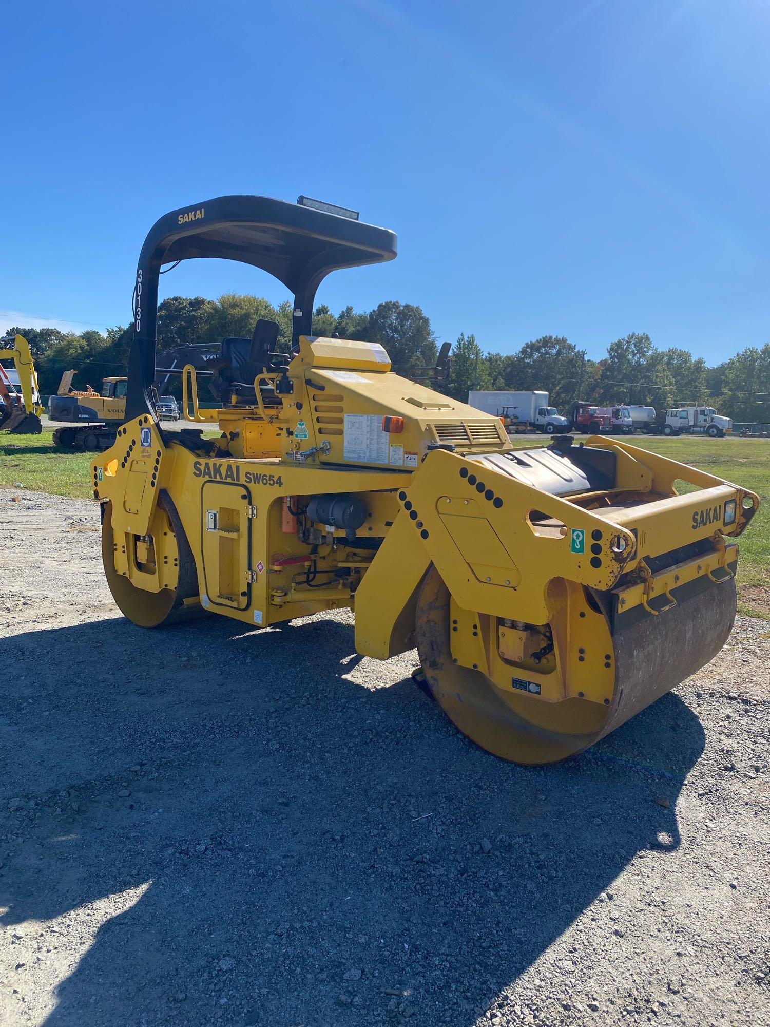 2018 Sakai SW654 Vibratory Tandem Roller