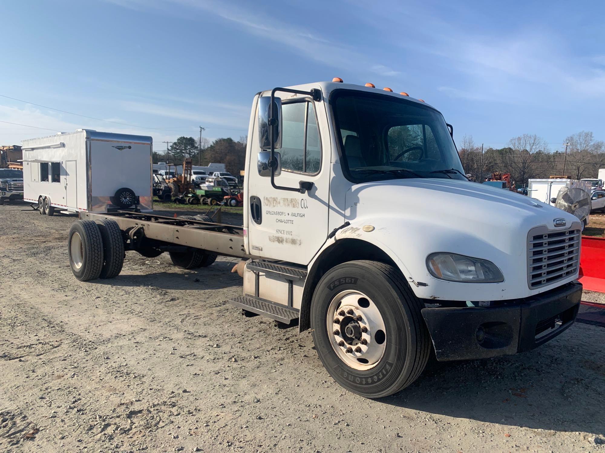 2007 FREIGHTLINER M2 S/A CAB & CHASSIS TRUCK