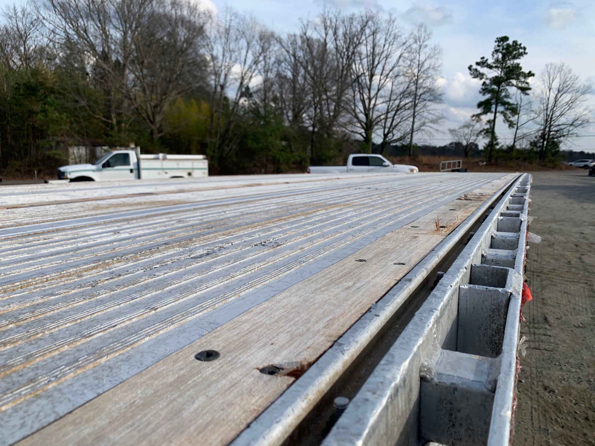 2000 REITNOUR 48FT SPREAD AXLE ALUMINUM FLATBED TRAILER