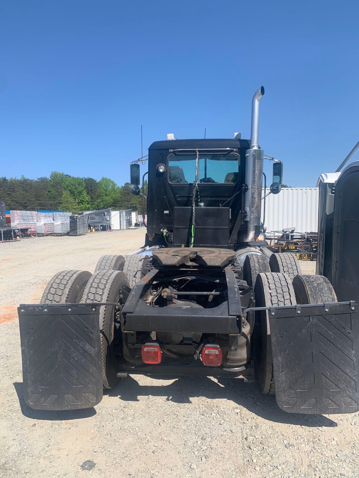 2005 MACK CXN613 T/A TRUCK TRACTOR