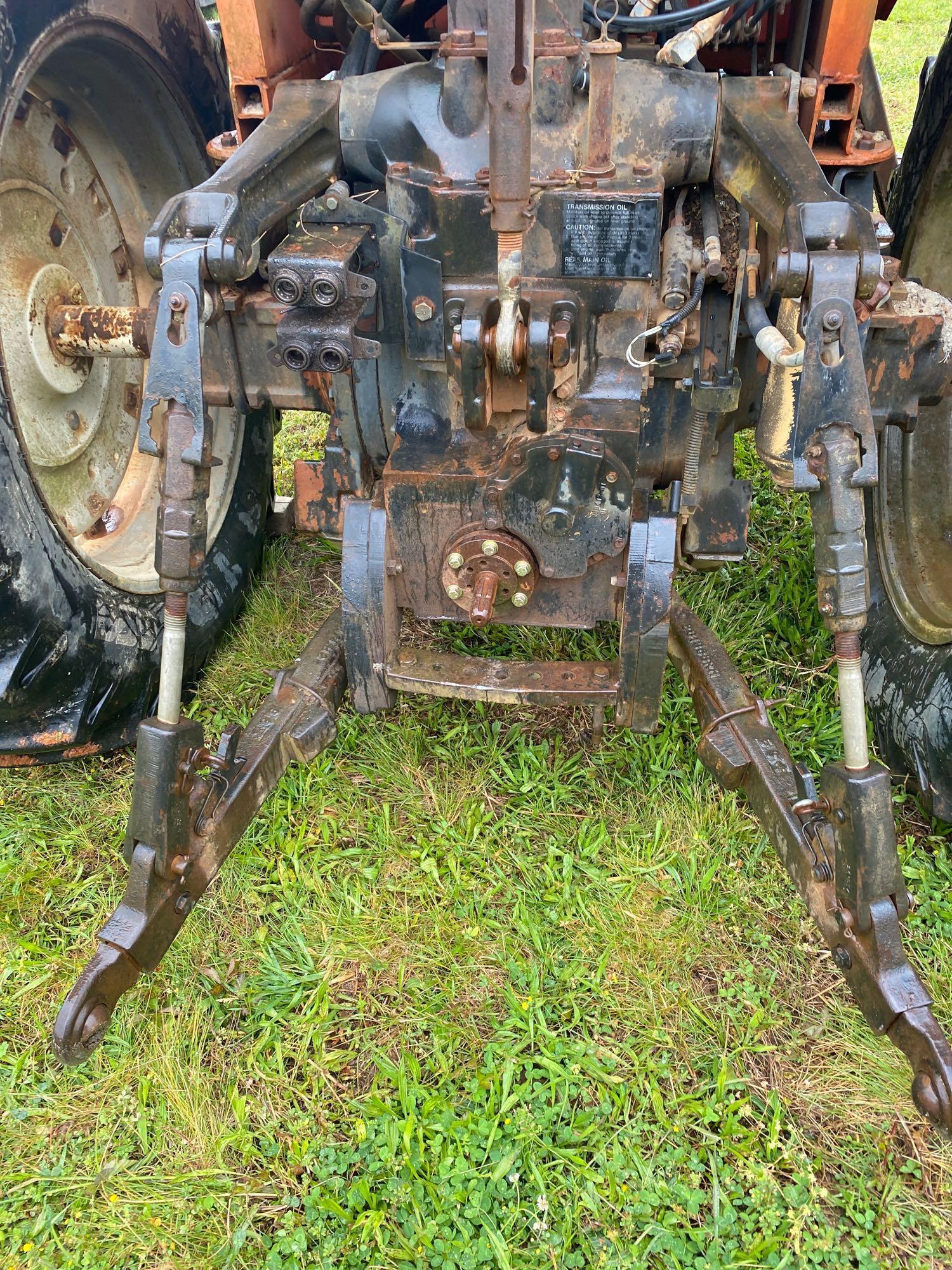 ALLIS-CHALMERS 8010 Enclosed Cab 2WD Farm Tractor