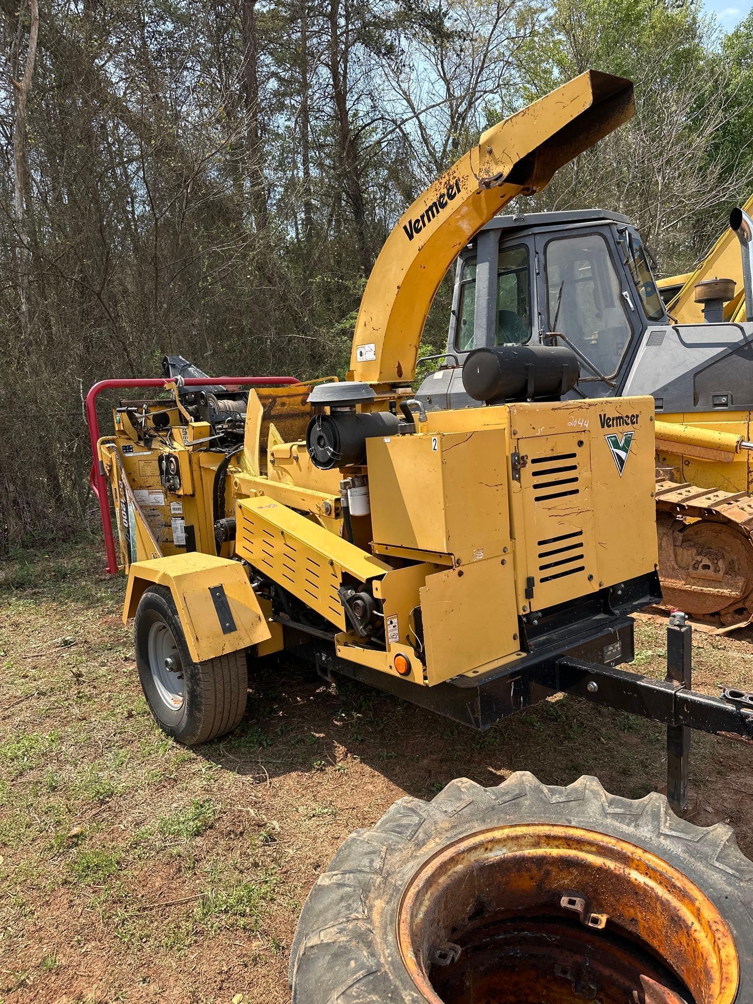 2012 VERMEER BC1200 SMART FEED 12 INCH SINGLE AXEL CHIPPER