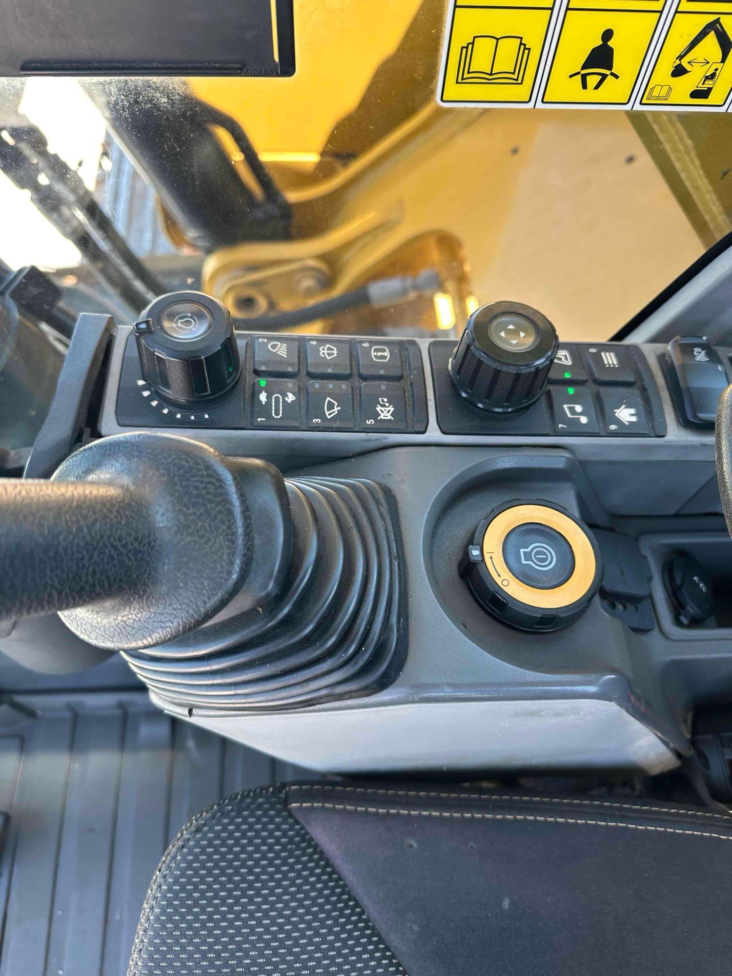 2019 CATERPILLAR 320 HYDRAULIC EXCAVATOR