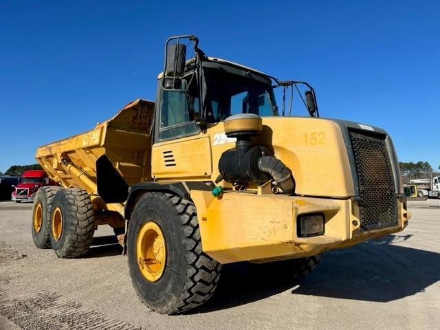 2004 JOHN DEERE 250D 6X6 ARTICULATED DUMP TRUCK