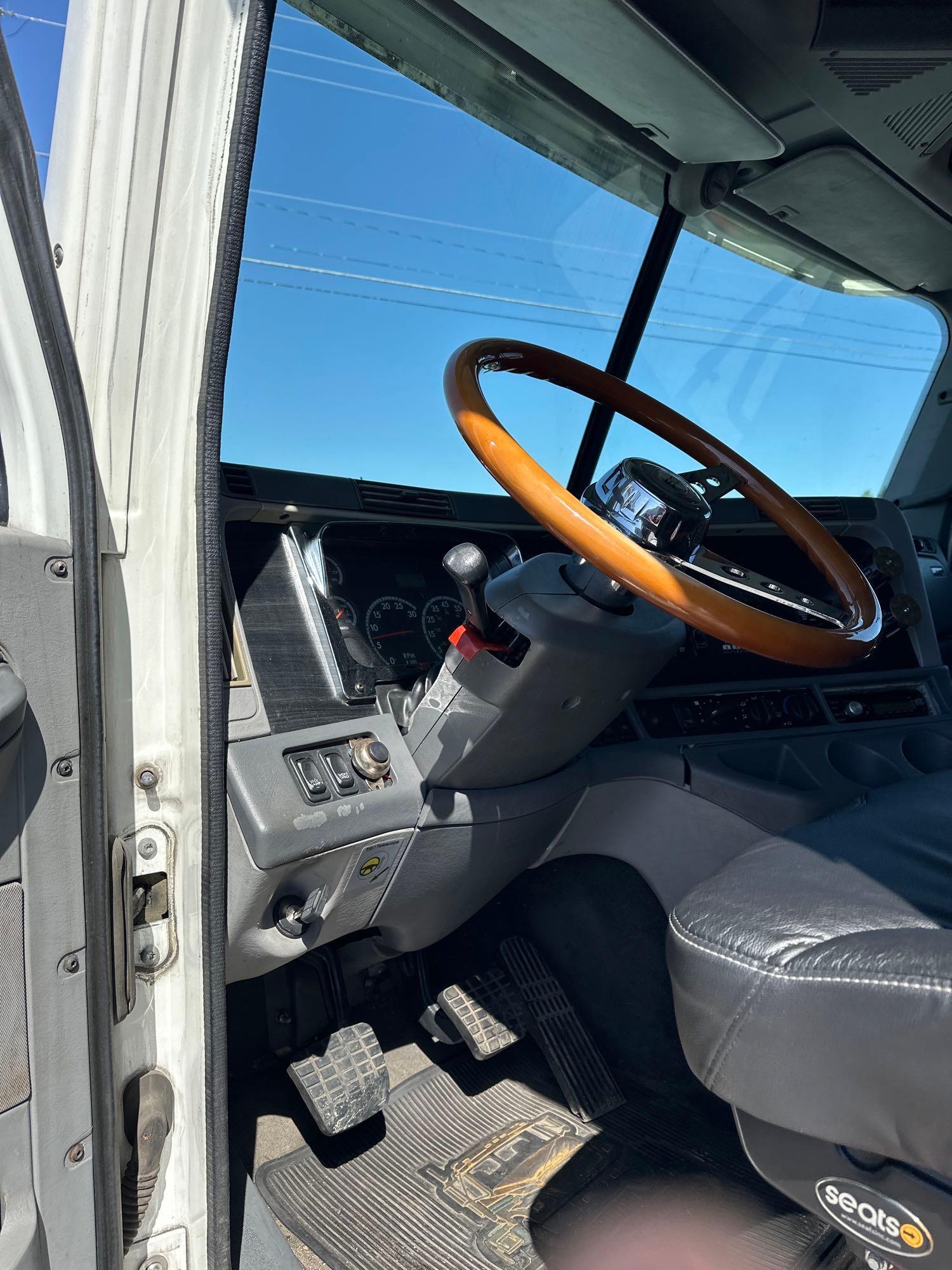 2006 FREIGHTLINER CL120 COLIMBIA T/A SLEEPER TRUCK TRACTOR