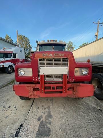 1988 Mack R SERIES T/A TRUCK TRACTOR