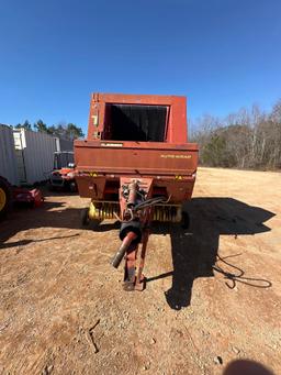 NEW HOLLAND 654 ROUND BALER