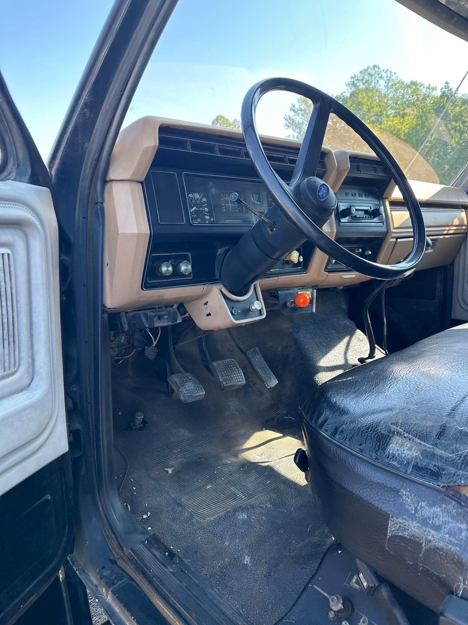 1984 FORD F-SERIES S/A DUMP TRUCK