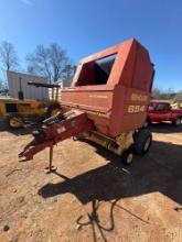 NEW HOLLAND 654 ROUND BALER