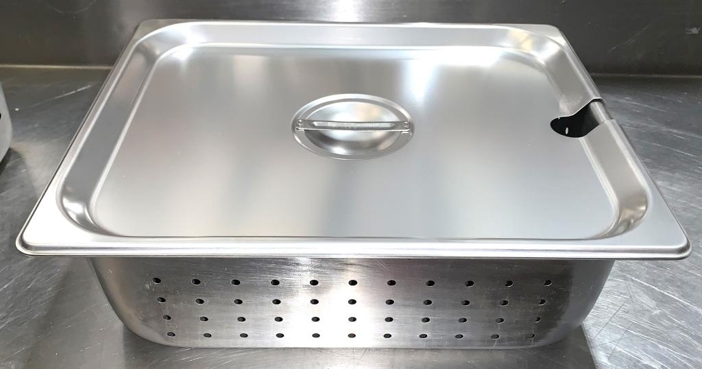 Perforated Pans w/  Lids