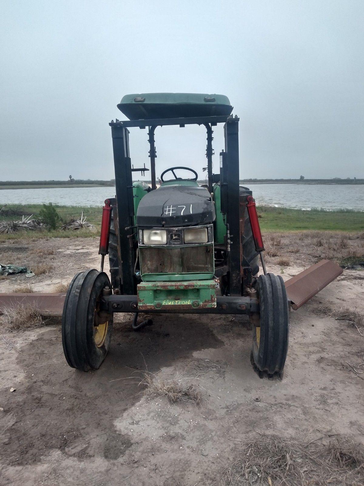 5400 JOHN DEERE TRACTOR/BOOM SPRAYER