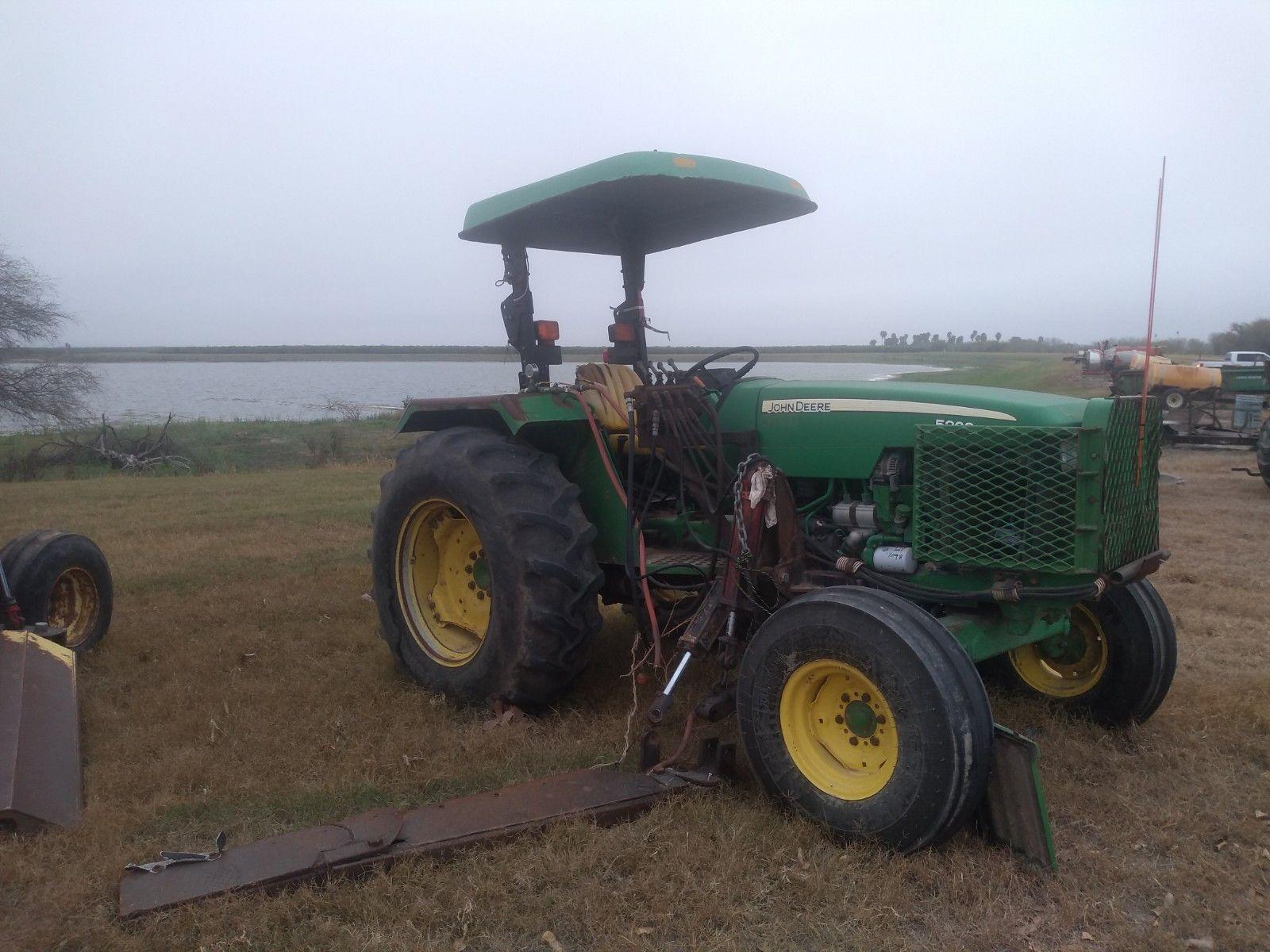 5203 JOHN DEERE TRACTOR/BOOM SPRAYER