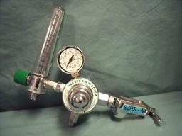 Western Medica Gas Regulator *FOR PARTS missing gauge cover*