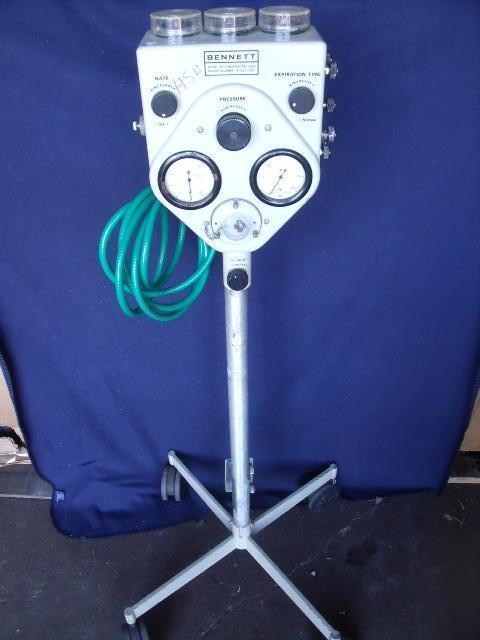 PURITAN BENNETT PR-2 VENTILATOR RESPIRATOR ON ROLLING STAND