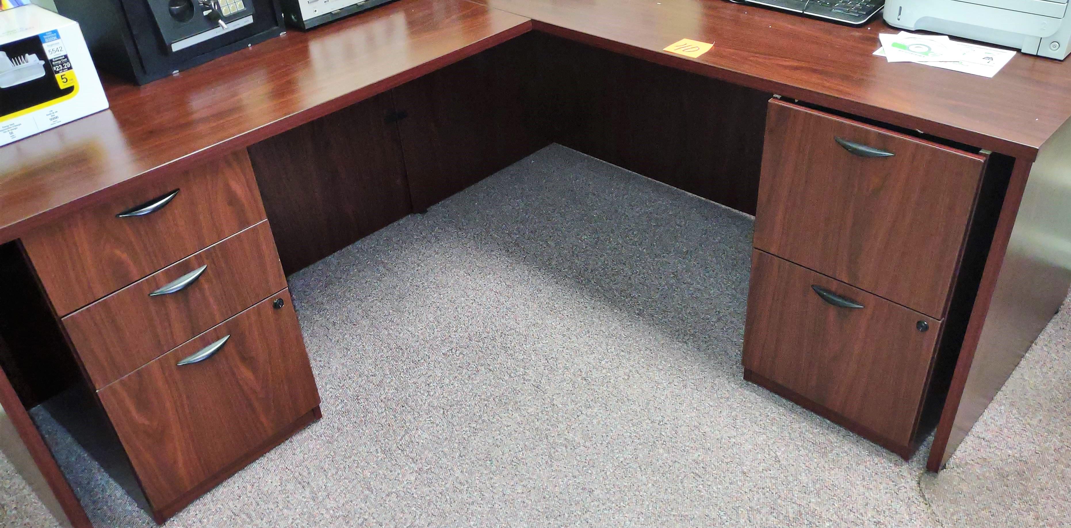 GOOD LOOKING "L" SHAPE OFFICE DESK (PARTICAL BOARD) PICK UP ONLY