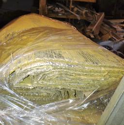 PALLET OF USED PLASTIC FOIL SIDED INSULATION - PICK UP ONLY