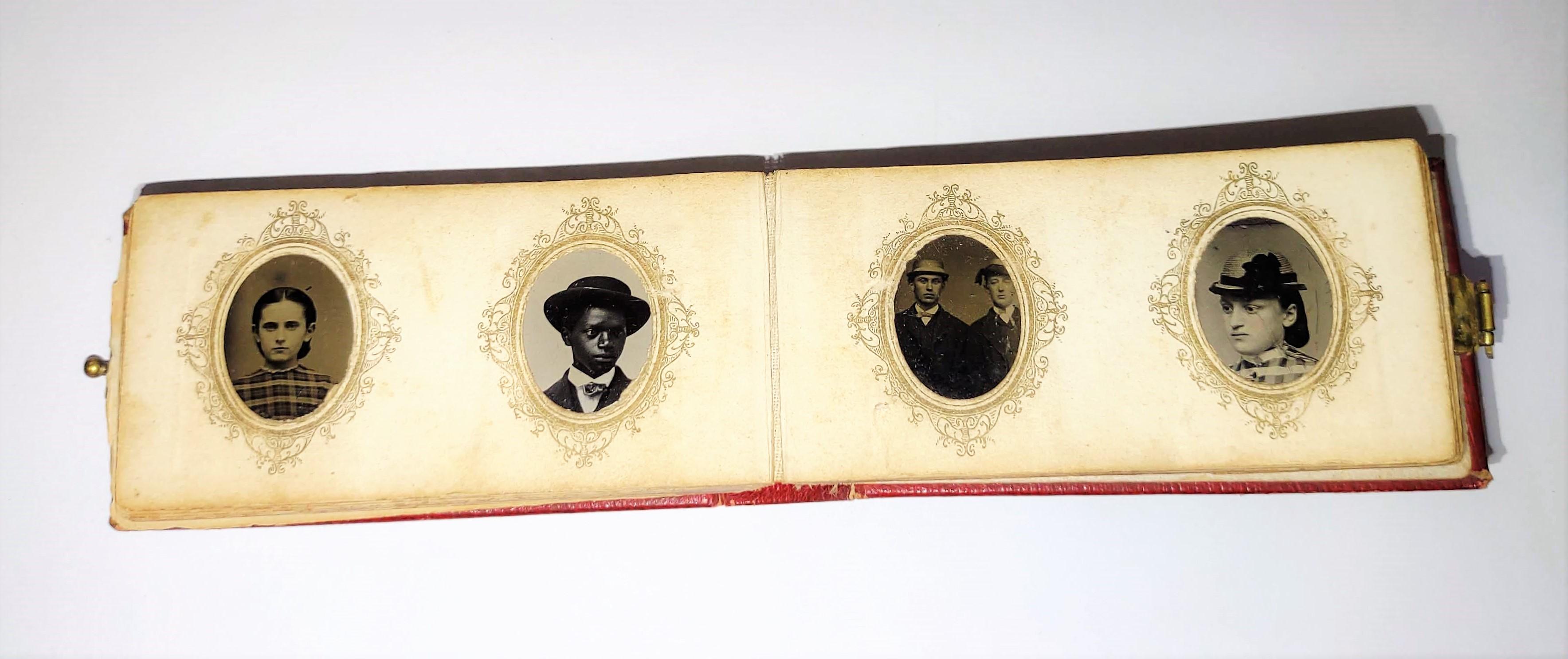 MINIATURE PHOTO ALBUM