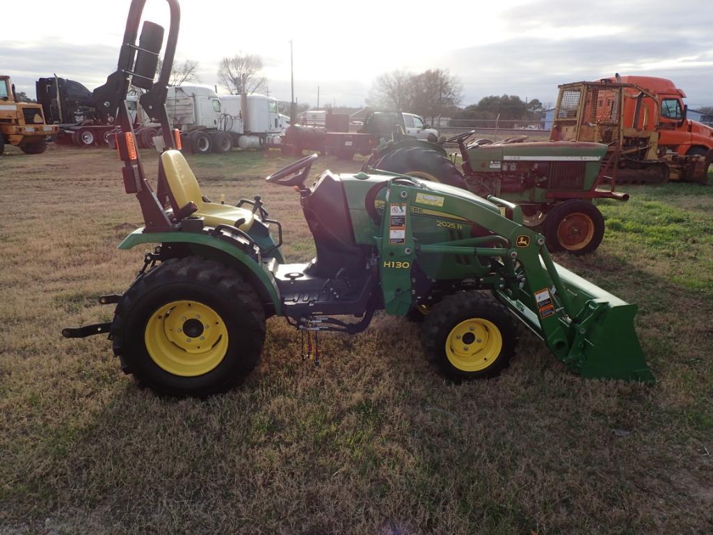 2017 John Deere 2025 Tractor - Located in Trinity, TX