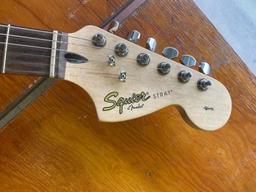 Fender Squier Strat Guitar & Speaker