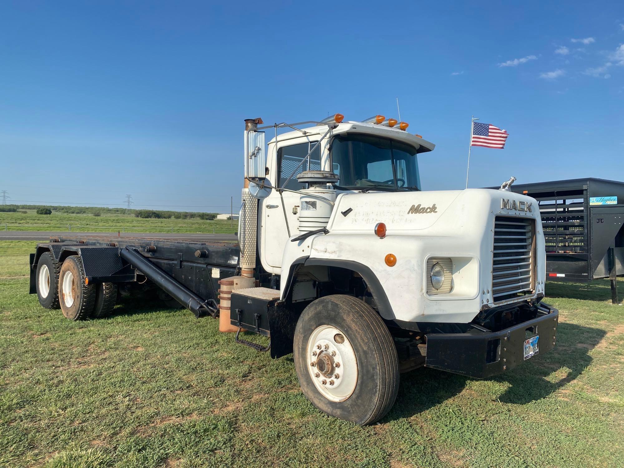 Year: 1996 Make: Mack Model: DM690S Vehicle Type: Truck Mileage: 13,623 Plate: Body Type: Trim