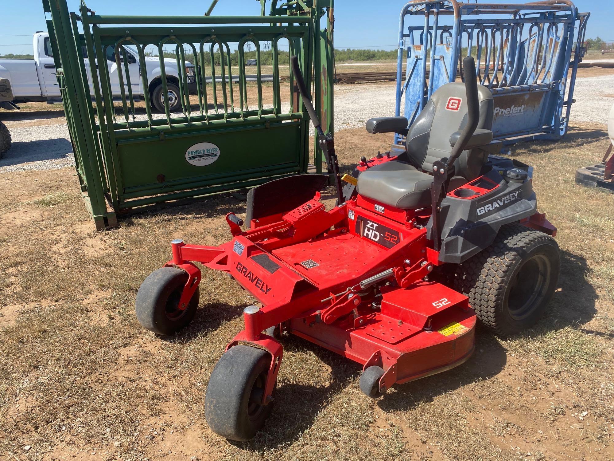 Gravely zero turn lawn mower 52? cut 282.2 hours mows and ready to go