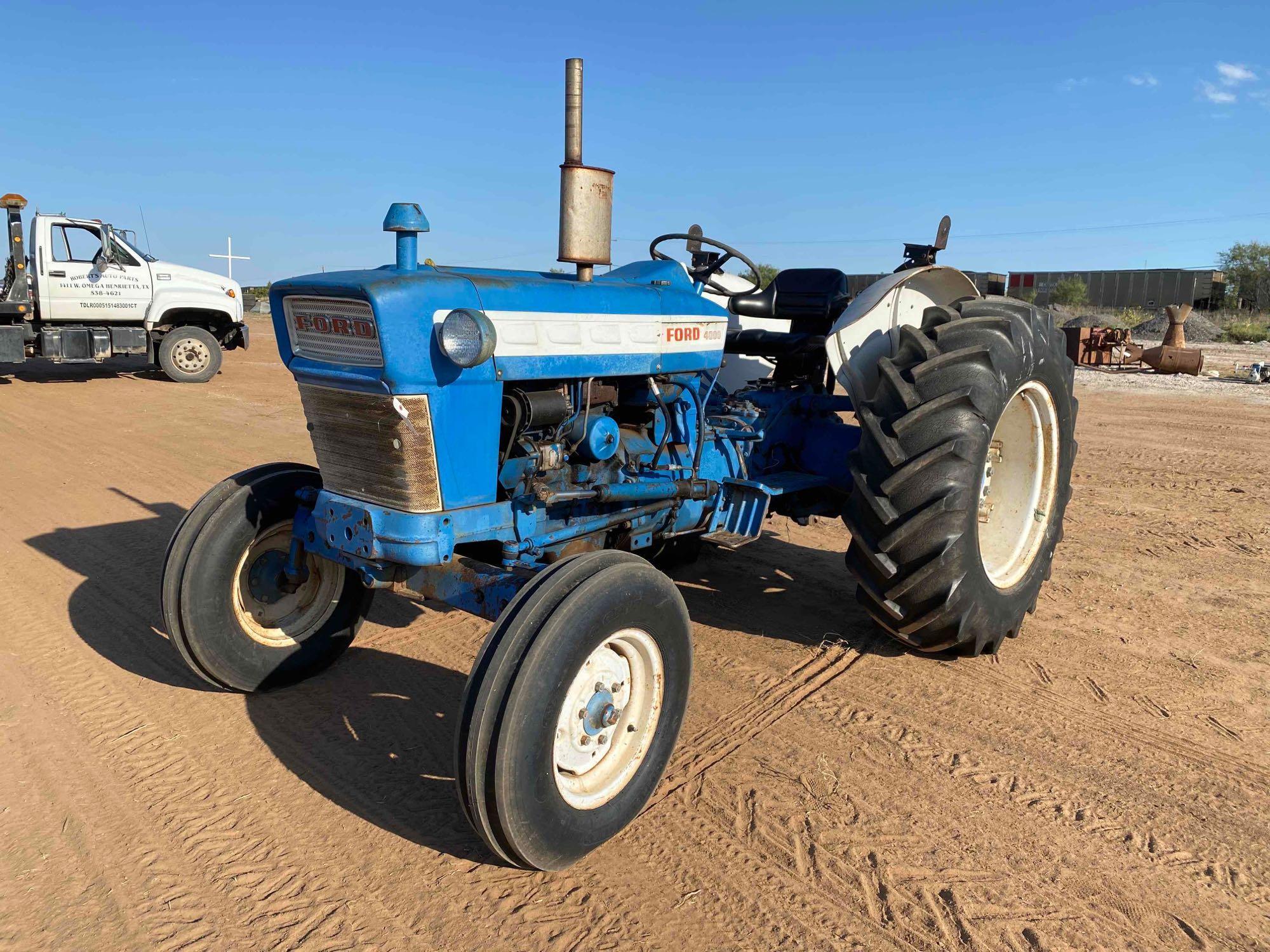 Ford Tractor 4000 runs and operates...