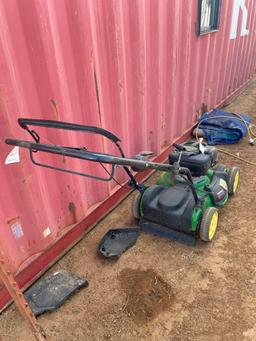 John Deere push lawn mower... great shape