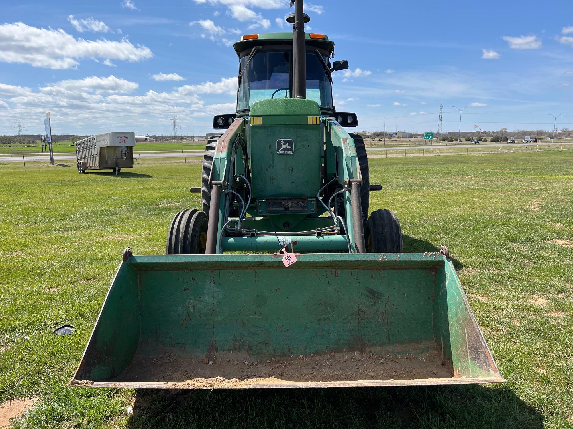 JOHN DEERE 4440 WITH LOADER 8 SPD POWER SHIFT FRONT END LOADER KD5500 9476 HRS GOOD CAB KIT ALL