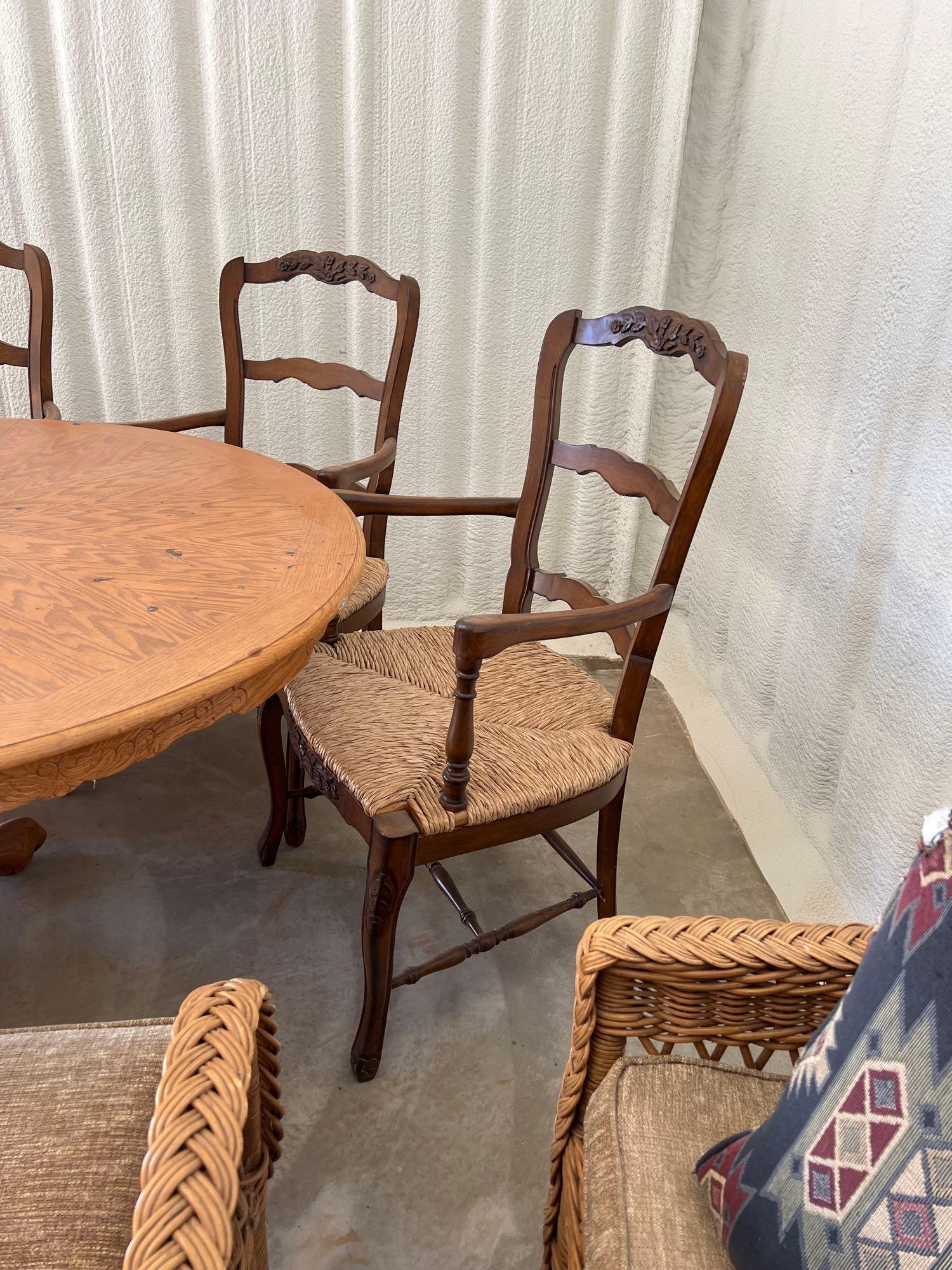 MISC FURNITURE TABLES AND CHAIRS OUTDOOR TABLE WITH 2 CHAIRS, MISSING TOP OF TABLE WICKER SET WITH 3