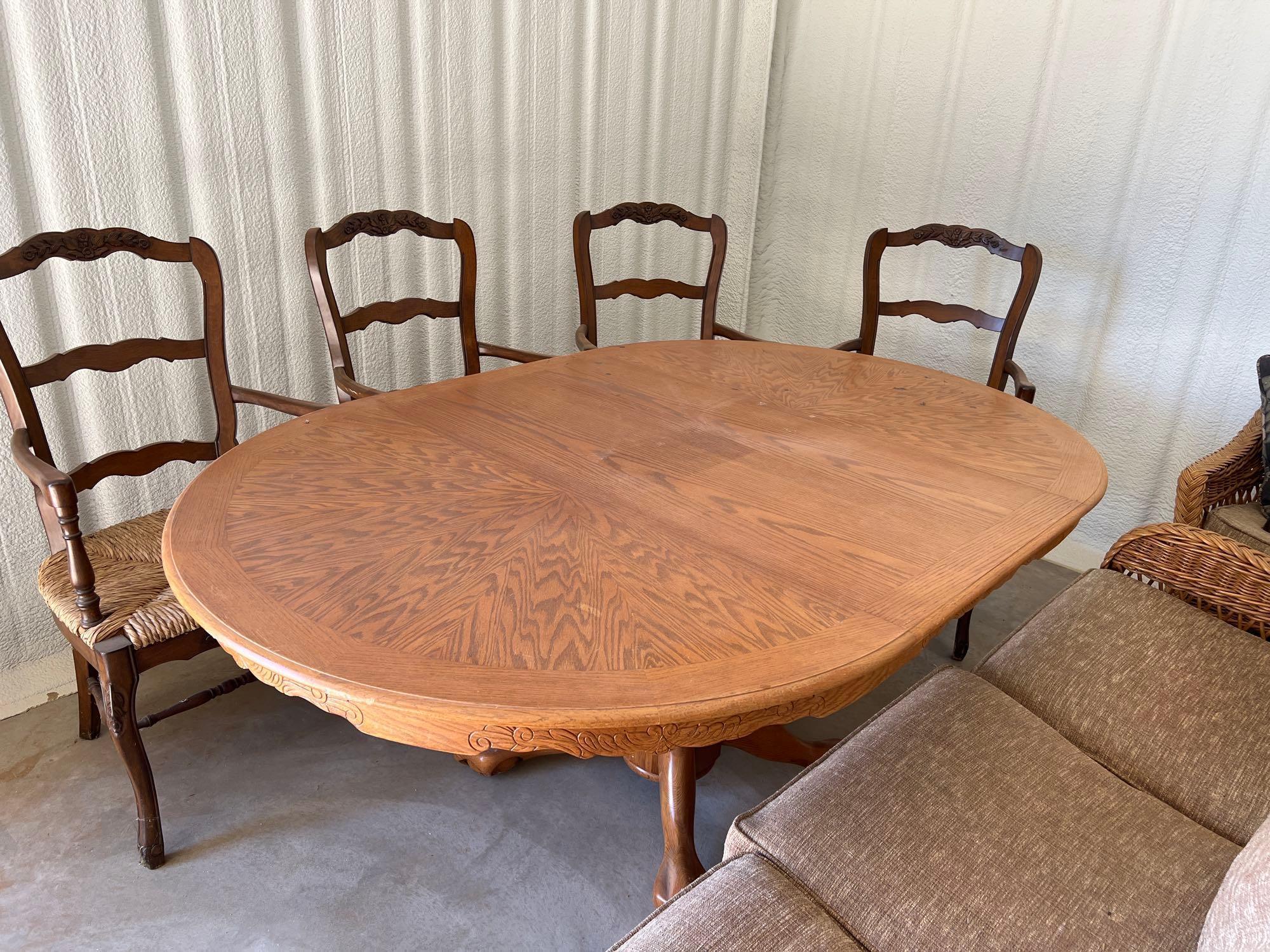 MISC FURNITURE TABLES AND CHAIRS OUTDOOR TABLE WITH 2 CHAIRS, MISSING TOP OF TABLE WICKER SET WITH 3